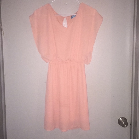 buttons Dresses & Skirts - Light pink flowy dress